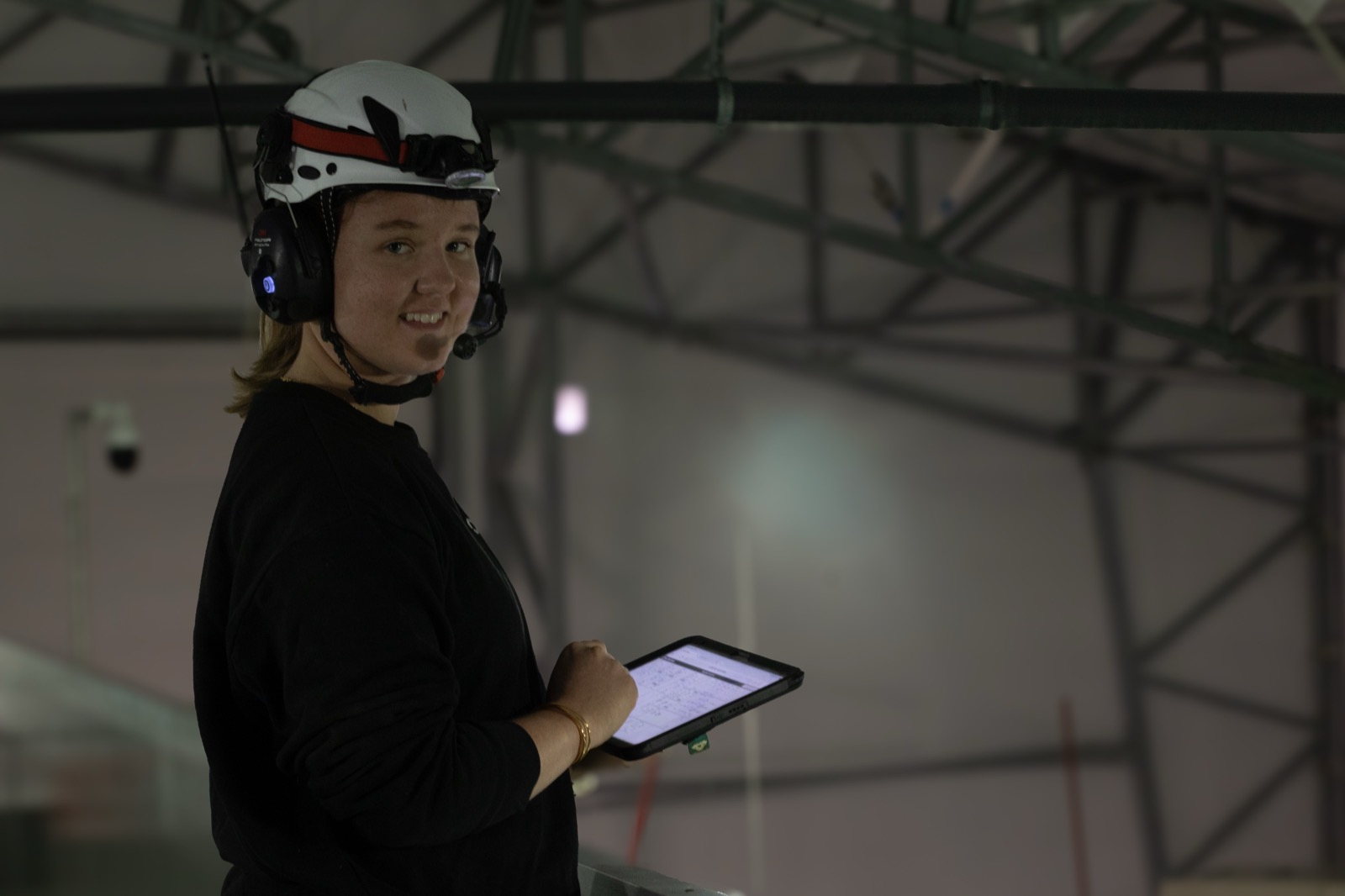 EFC operator monitoring the Hausvik mRAS facility